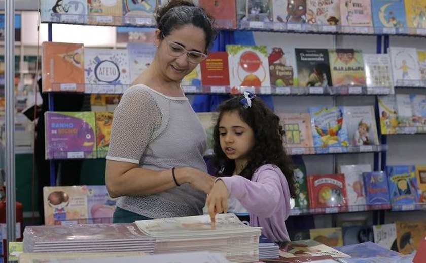 Mais de 200 mil pessoas devem comparecer à Bienal do Livro de AL