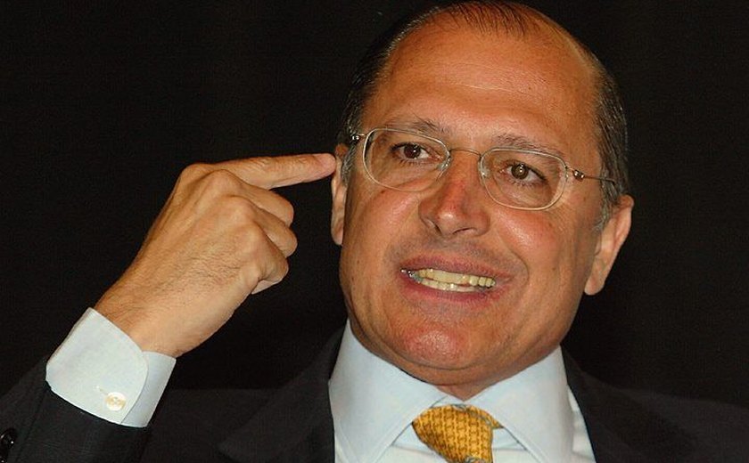 Tucano que votar contra reforma será punido, diz Alckmin