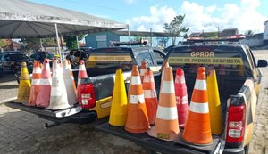 DMTT recolhe materiais utilizados para guardar vagas de estacionamento