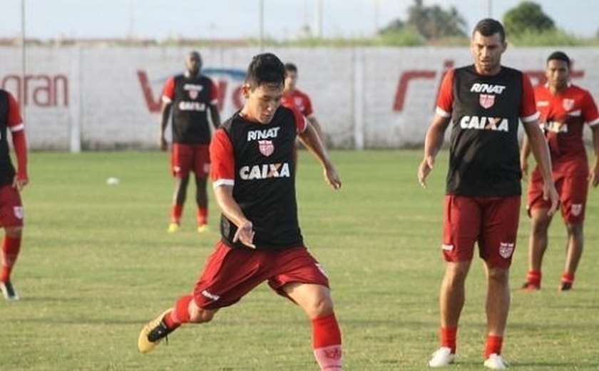 CRB embarca para Caxias do Sul e divulga relacionados para jogo com o Juventude
