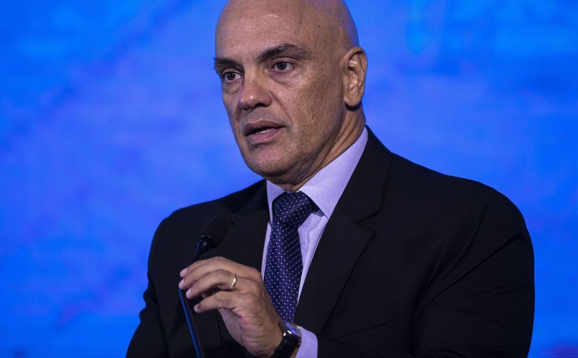 Ministro Alexandre de Moraes autoriza quebra de sigilo bancário de Bolsonaro e Michelle