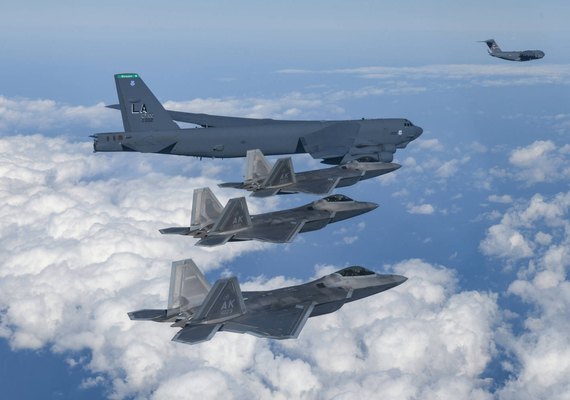 Força aérea da Coreia do Sul dispara tiros de alerta após drones norte-coreanos violarem espaço aéreo
