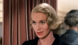 Morre Eva Marie Saint, vencedora do Oscar e estrela de Intriga Internacional, aos 102 anos