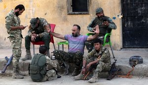 Donald Trump anuncia a suspensão de sanções contra a Turquia