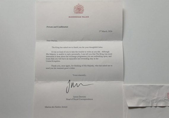 Rei Charles III demonstra interesse pelo 'Daqui pro Mundo' em carta a estudante de Alagoas