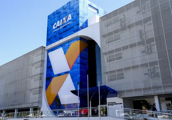 Caixa libera abono salarial para nascidos em março e abril