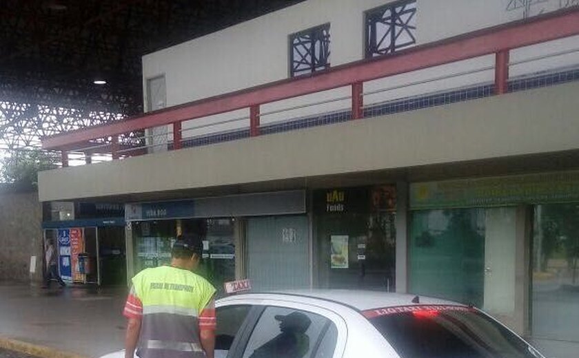 Fiscalização em Maceió flagra motoristas inabilitados para função de taxista
