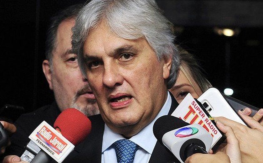 PGR avalia anular delação do ex-senador Delcídio Amaral