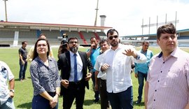 Grupo de trabalho do Governo do Estado visita Estádio Rei Pelé