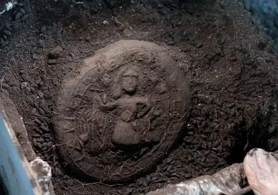 Pão de 1,3 mil anos com imagem de Cristo é encontrado na Turquia