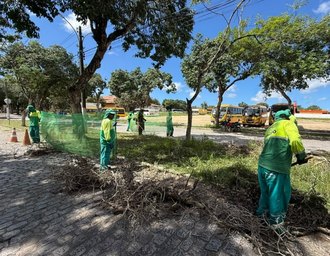 Campus da Ufal recebe mutirão de limpeza