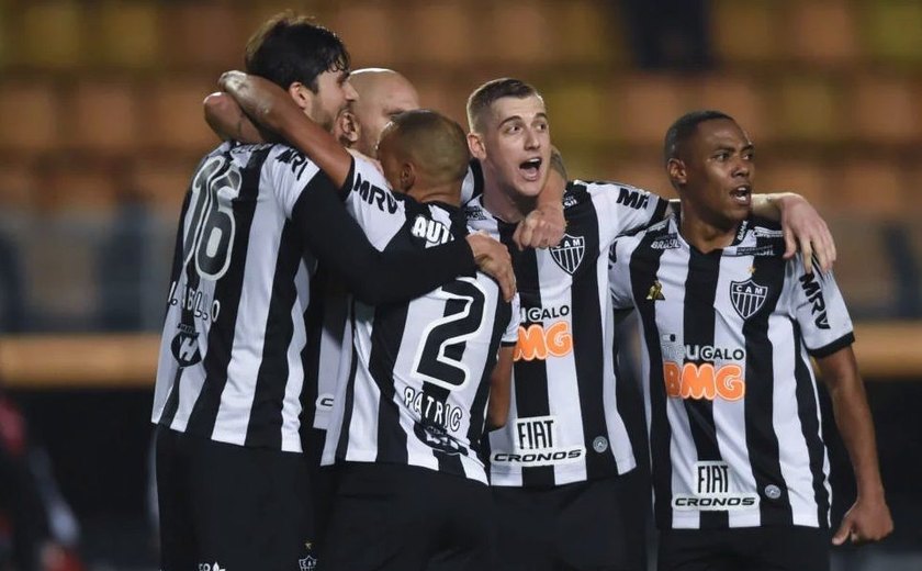Atlético-MG vira, avança na Copa do Brasil e Santos é eliminado no Pacaembu