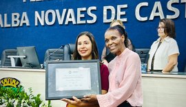 Câmara Municipal entrega Título de Cidadã Honorária à advogada Cosmélia Fôlha