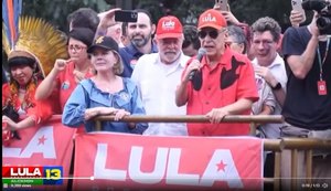 VÍDEO: Chico Buarque comanda multidão em ato de Lula: “Amanhã vai ser outro dia”