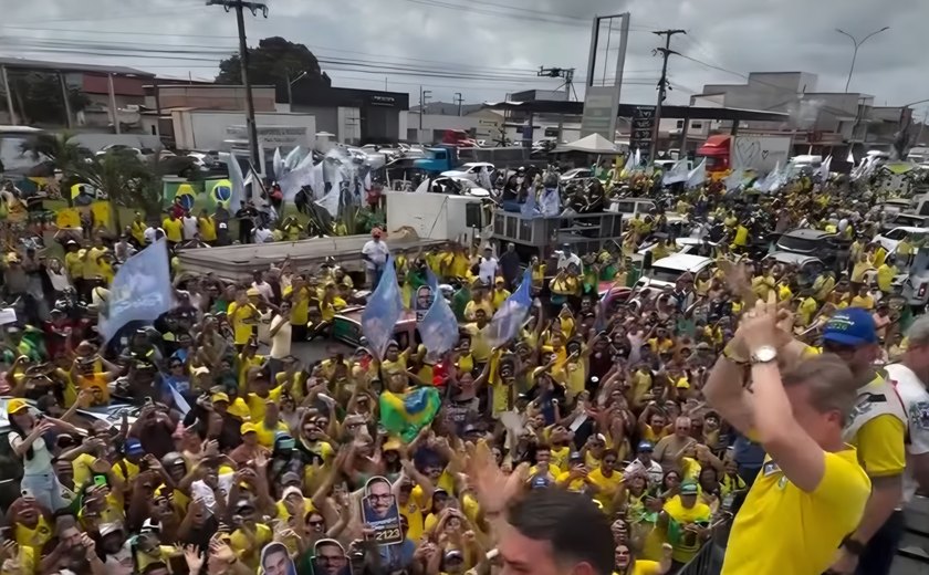 Flávio Bolsonaro encerra agenda em Alagoas com motociata e encontro com empresários em Arapiraca