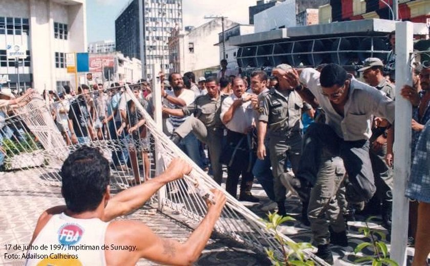 Revolta tiros e a queda de um gigante 20 anos do dia que abalou