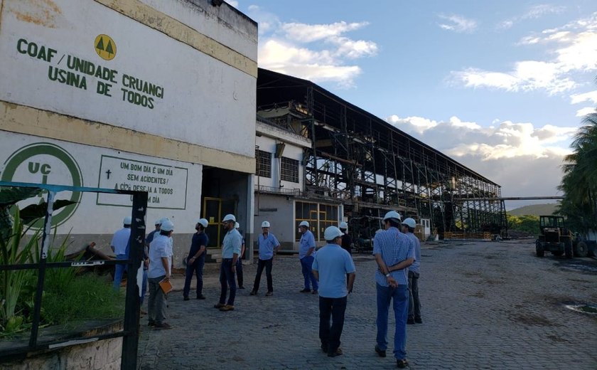 Pesquisadores em cana do Brasil visitam usina Coaf em Pernambuco