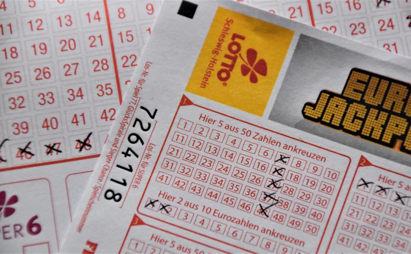Nos EUA, mulher ganha prêmio na loteria pela terceira vez: 'Estou em choque!'