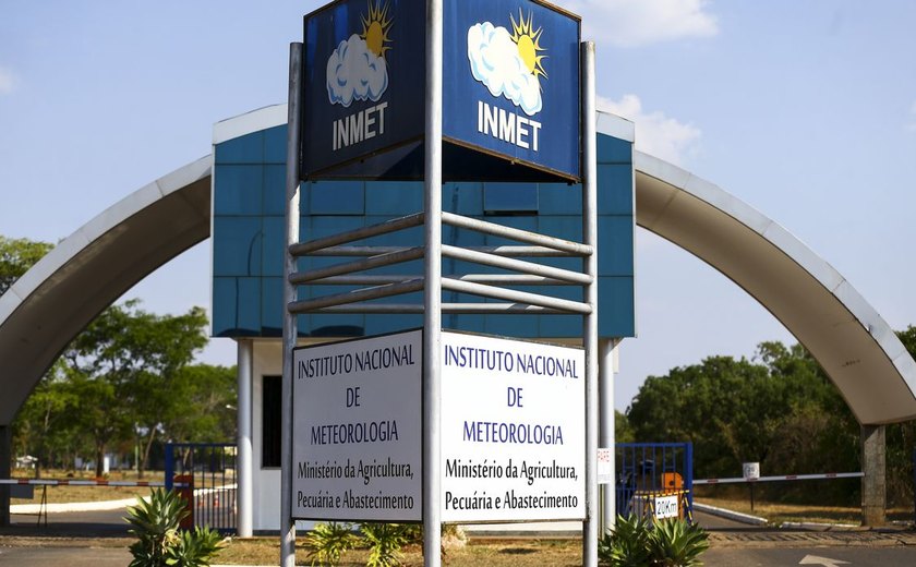 Após tornado, massa fria deve derrubar temperaturas no Paraná