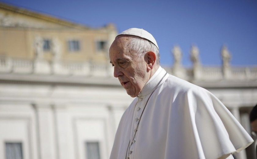 Papa Francisco expulsa padre acusado de abusar crianças