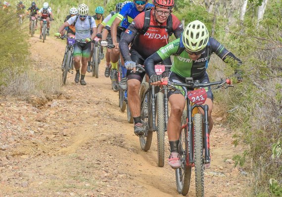 Copa Norte Nordeste de Mountain Bike XCM é realizada com sucesso de participantes e público em Traipu