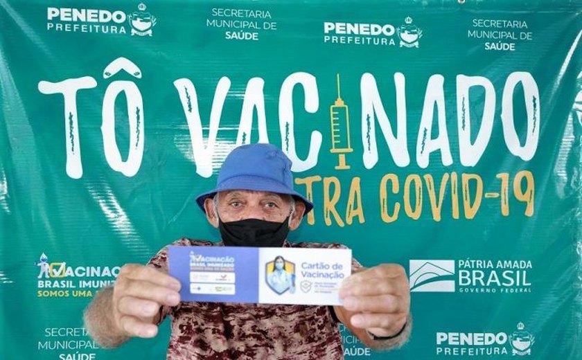 Prefeitura de Penedo vacina mais de 700 idosos contra Covid em um só dia