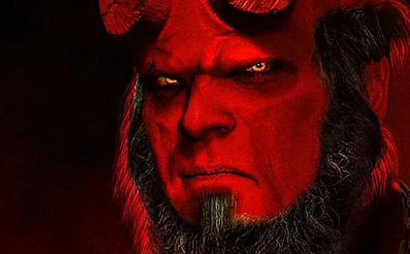 Ator mostra primeira imagem de bastidores do reboot de 'Hellboy'