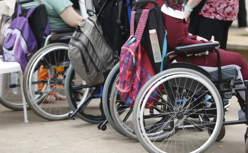 Analfabetismo entre jovens e adultos com deficiência é 12 vezes maior