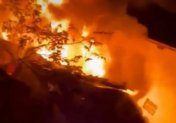 Incêndio destrói borracharia durante a madrugada em Palmeira dos Índios