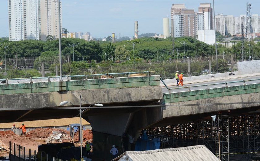 Após quatro meses, viaduto da Marginal Pinheiros é liberado ao tráfego