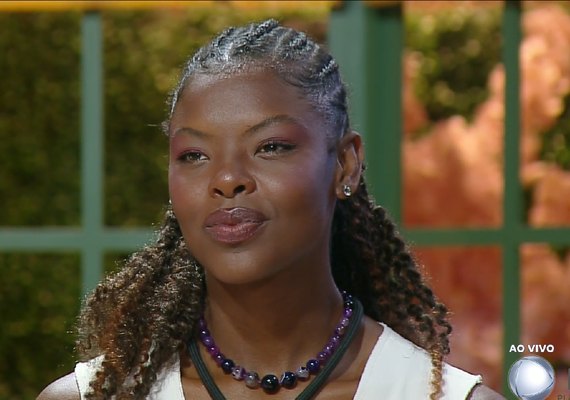 Modelo Suellen Zulu é a quarta eliminada de 'A Fazenda 16'