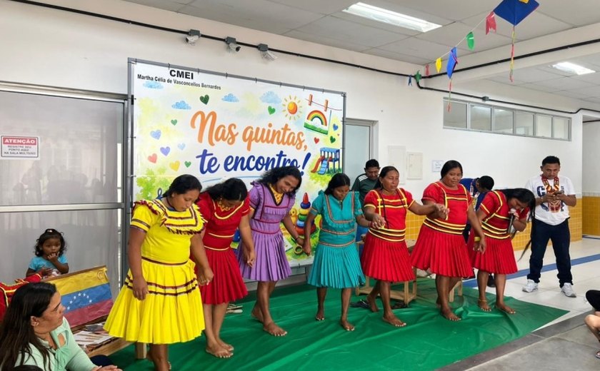 Famílias da etnia Warao levam danças e tradições indígenas para comunidade escolar