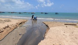 Técnicos do IMA analisam língua suja na praia de Ponta Verde