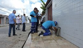 Casal procura irregularidades no consumo de água em Maceió