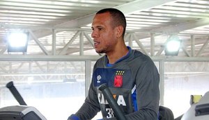 Luis Fabiano tem dores no quadril e desfalca o Vasco contra o Vitória