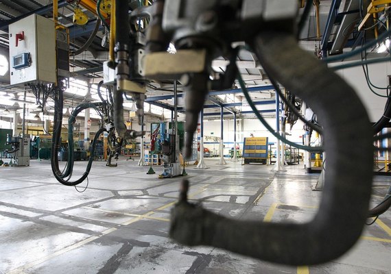 PIB brasileiro recua 3,6% em 2016, e país tem pior recessão da história