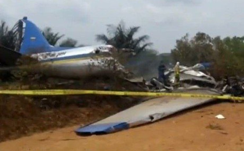 Queda de avião na Colômbia deixa ao menos 12 mortos