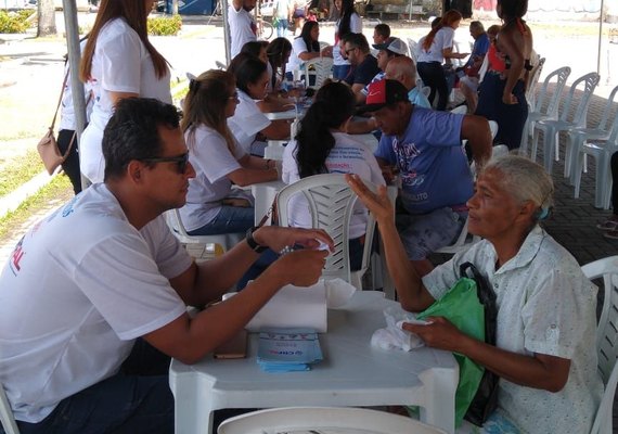 Ações de saúde marcam comemorações do Dia do Farmacêutico em Alagoas