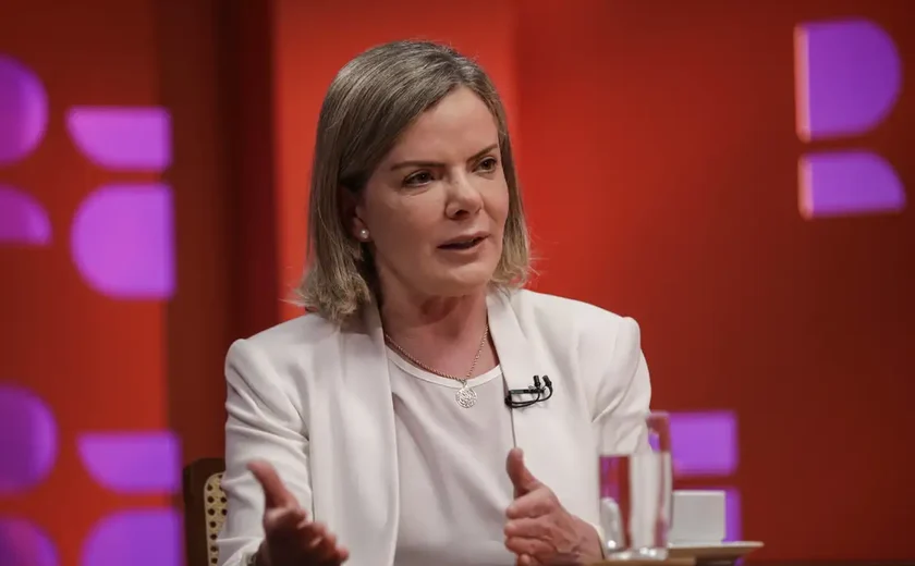 Gleisi diz que políticos de direita querem Estados Unidos intervindo no Brasil