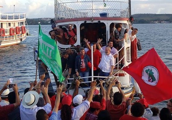 Em Penedo, Lula fala em candidatura à Presidência da República em 2018