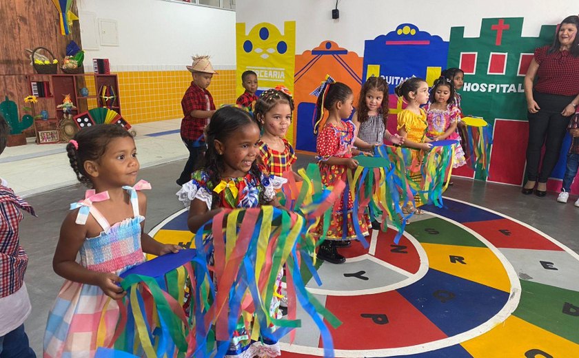 Escolas municipais festejam São João com folguedos, danças e comidas típicas