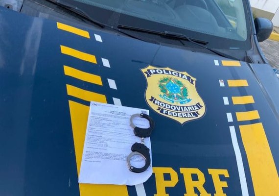 Foragido da Justiça por roubo é preso pela Polícia Rodoviária Federal em São Sebastião