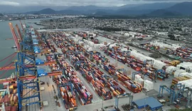 Exportações batem recorde e déficit das contas externas cai em junho