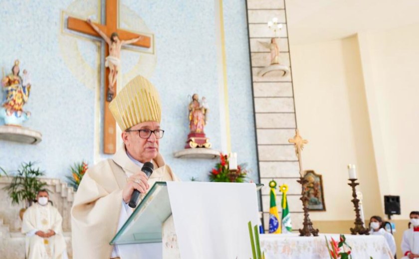 Em Arapiraca, bispo critica disseminação de fake news