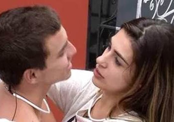 Enquete 'BBB 17': Saída de Manoel deve 'libertar' Vivian no reality