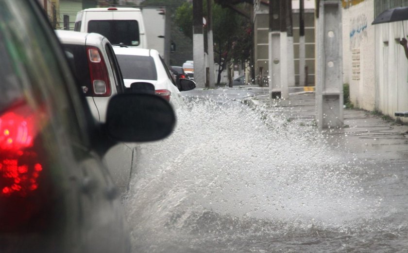Semarh emite aviso para chuvas de intensidade moderada à forte em Alagoas