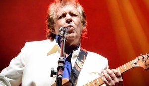 Morre Renato Barros, vocalista da banda Renato e Seus Blue Caps, aos 76 anos