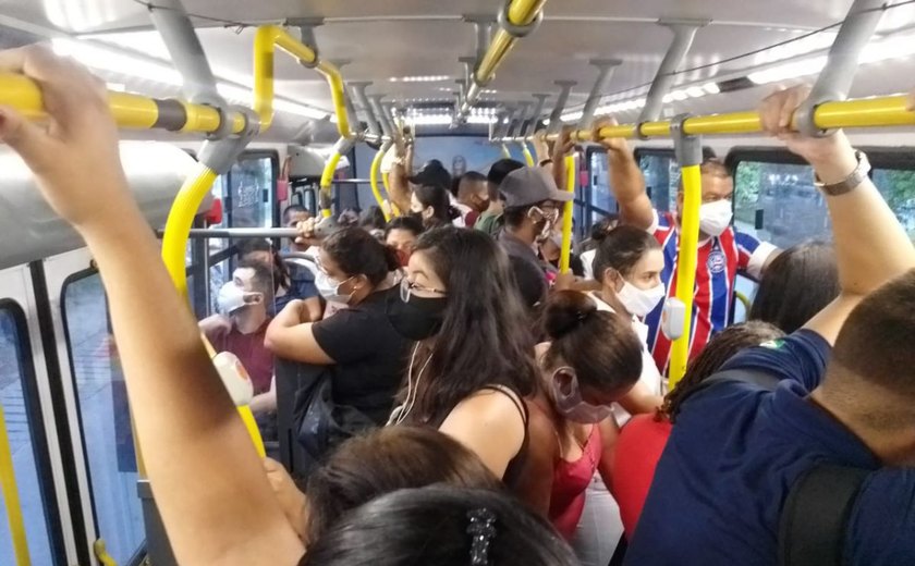 SMTT apura conduta das empresas de ônibus diante da superlotação em Maceió