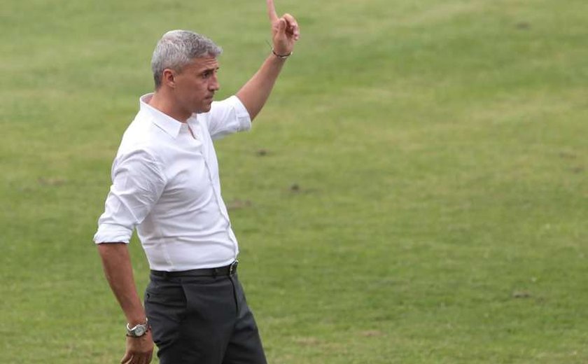 Diretoria decide manter o técnico Hernán Crespo como técnico do São Paulo