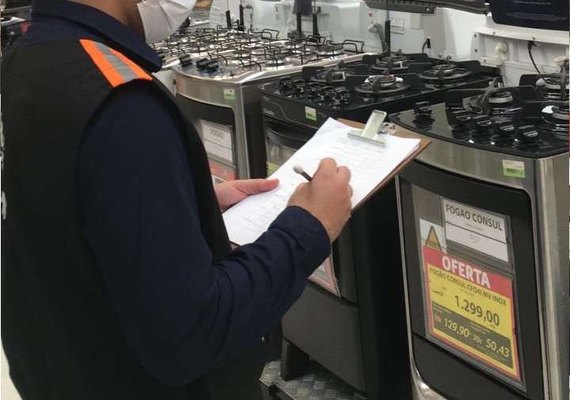 Procon Maceió orienta consumidores para o período de promoções da Black Friday